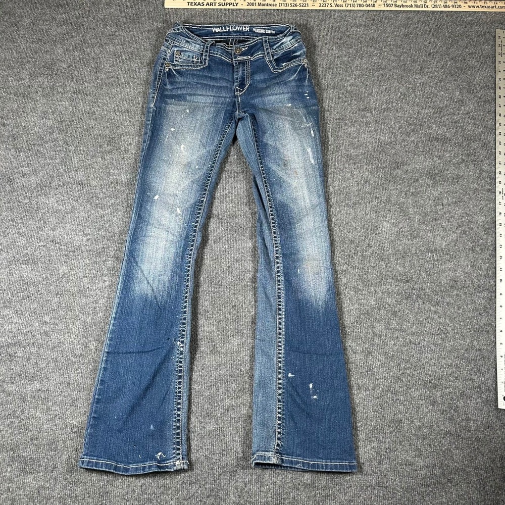WallFlower Jeans Womens Size 1 REG Luscious Curvy Bootcut Distressed Medium Wash